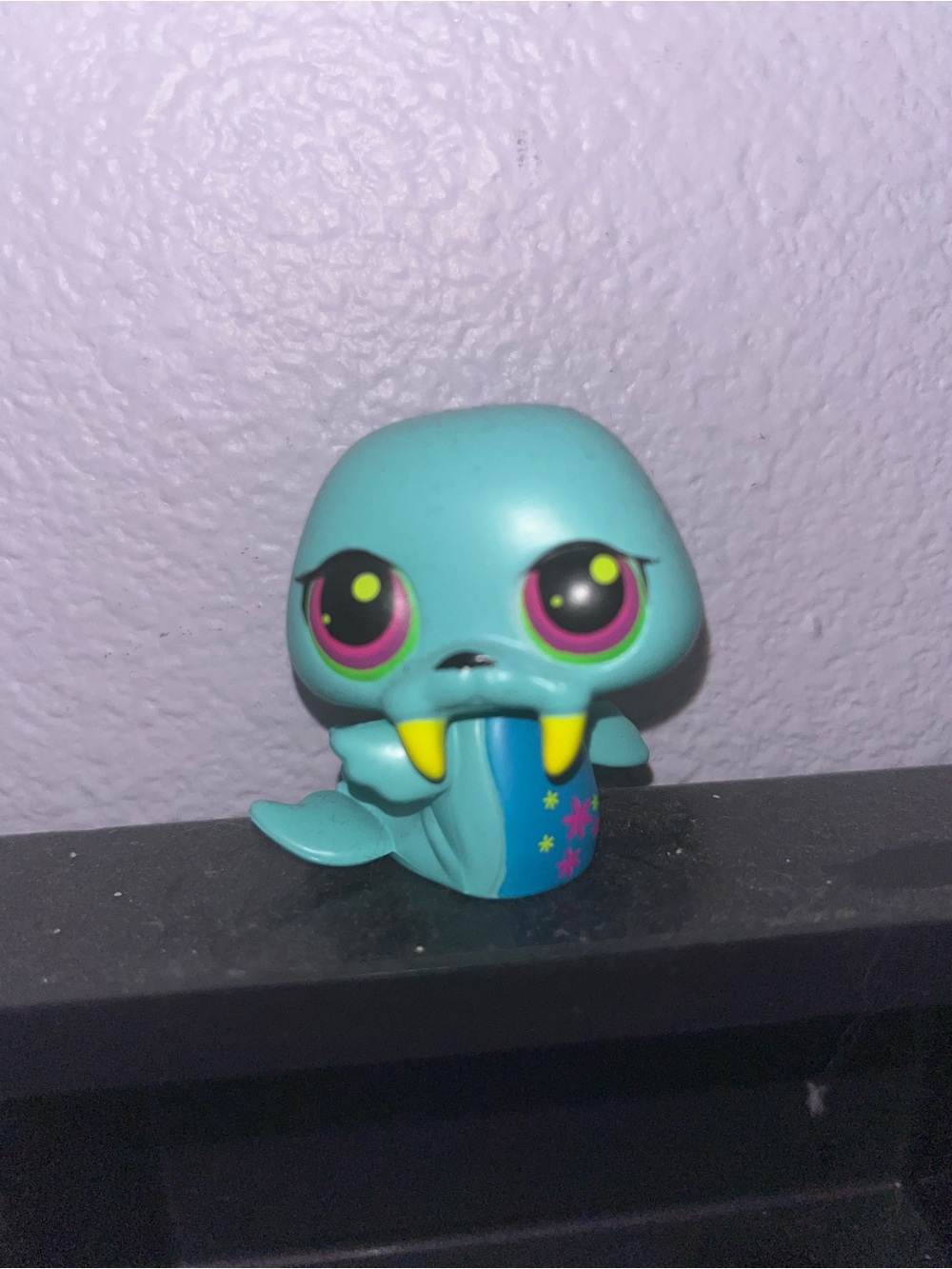 Littlest Pet Shop Teal Walrus Toy with Pink-Accented Eyes #217